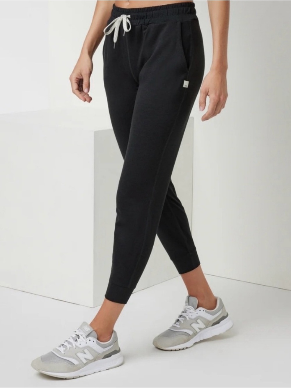 Vuori Performance Jogger Size Medium